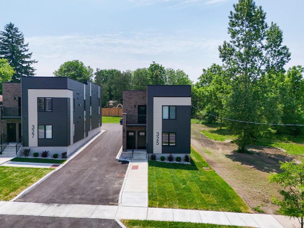 325 Thompson Rd