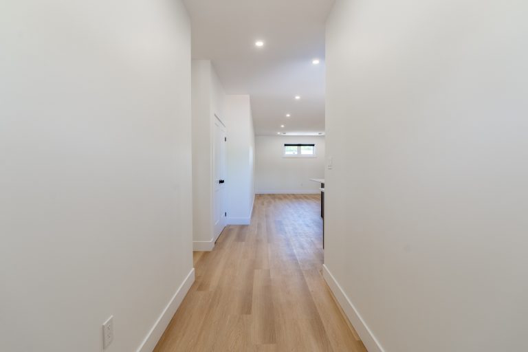 Exeter rental units in a stylish New Triplex in a peaceful quiet street in Exeter