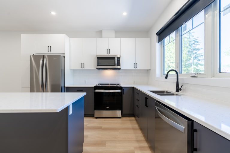 Exeter rental units in a stylish New Triplex in a peaceful quiet street in Exeter