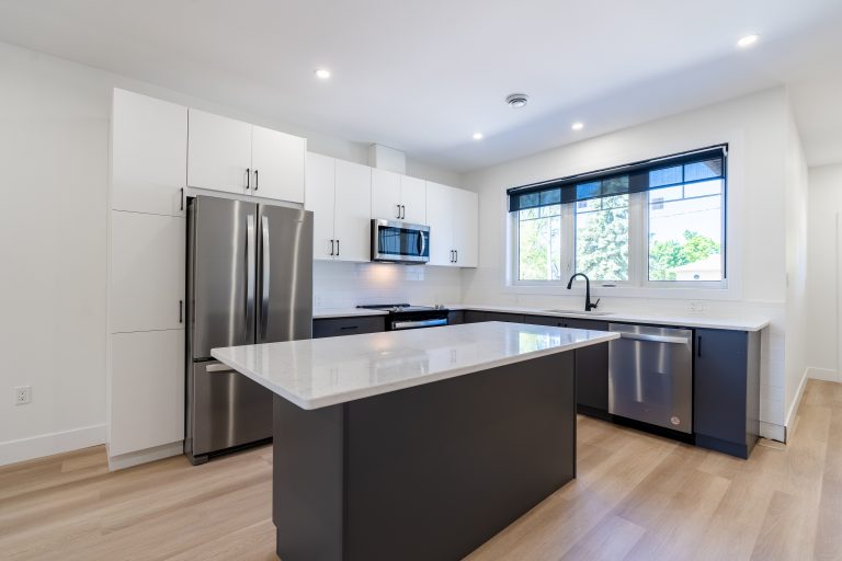 Exeter rental units in a stylish New Triplex in a peaceful quiet street in Exeter