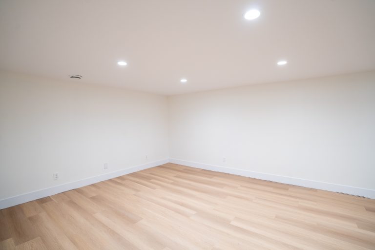 Exeter rental units in a stylish New Triplex in a peaceful quiet street in Exeter