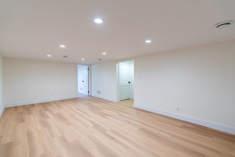 Exeter rental units in a stylish New Triplex in a peaceful quiet street in Exeter