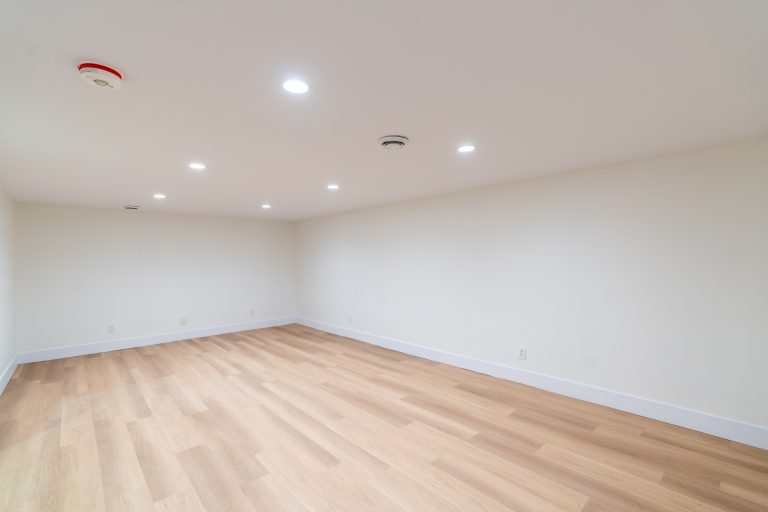 Exeter rental units in a stylish New Triplex in a peaceful quiet street in Exeter