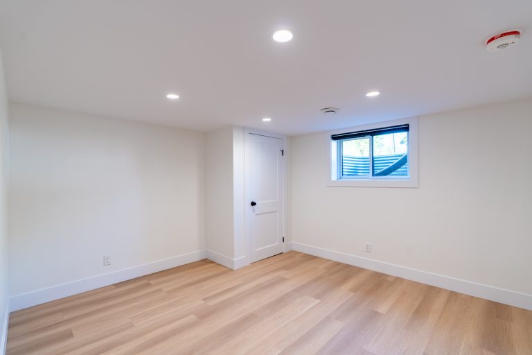 Exeter rental units in a stylish New Triplex in a peaceful quiet street in Exeter