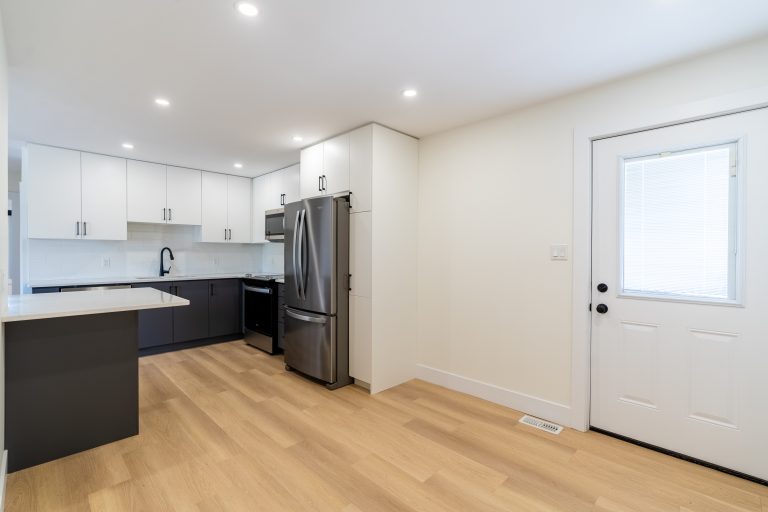 Exeter rental units in a stylish New Triplex in a peaceful quiet street in Exeter