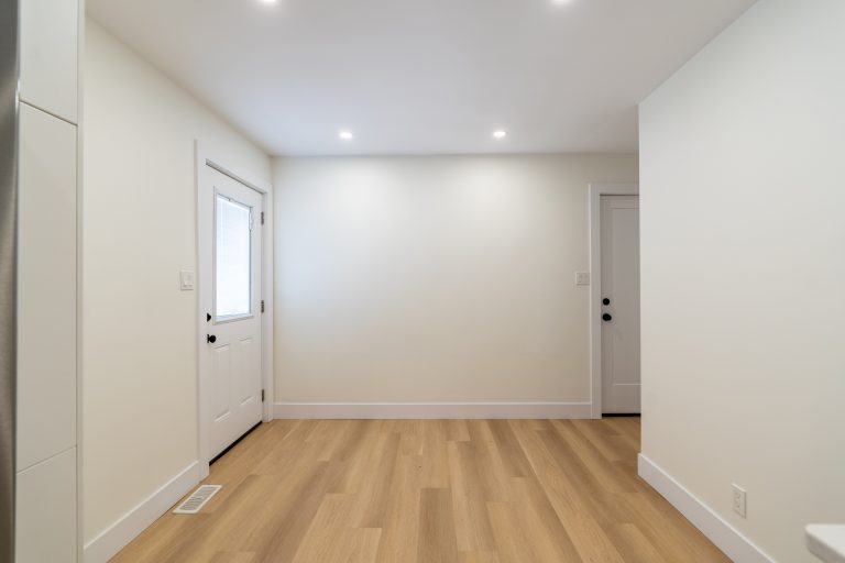 Exeter rental units in a stylish New Triplex in a peaceful quiet street in Exeter